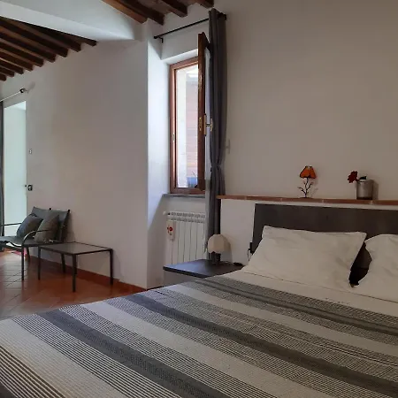 La Casa In Giardino בית הארחה *
